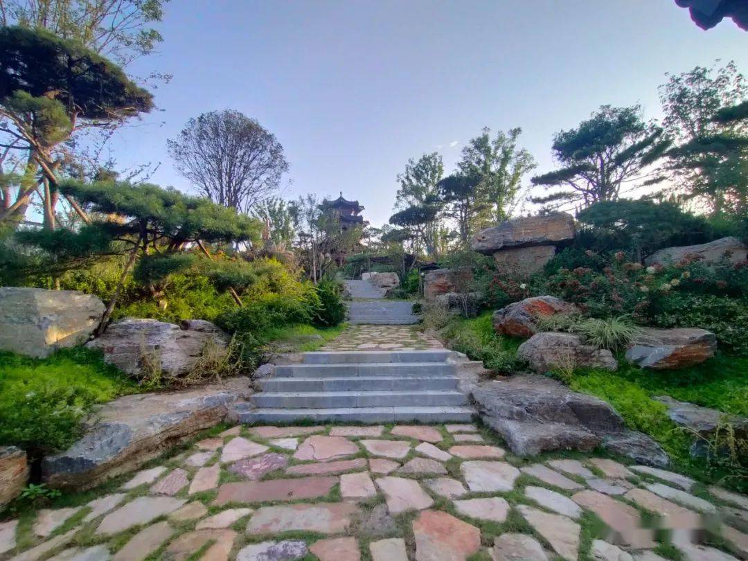 臥龍崗武侯祠文化園旅游設施及景觀提升建設項目現已進入收尾階段,景觀效果達到預期