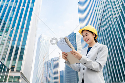 女性建筑工程師美女戶外辦公