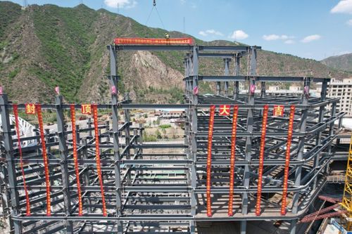 上海寶冶北京大學第三醫(yī)院崇禮院區(qū)二期工程項目科創(chuàng)中心主體結構順利封頂